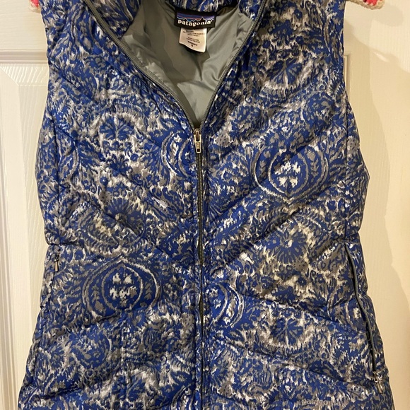 Women’s Patagonia Puffer Fill Zip Blue/Gray Print Hooded Vest Size Small - Picture 1 of 5